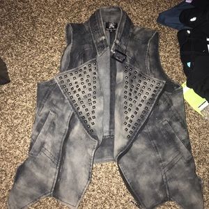 Medium vest